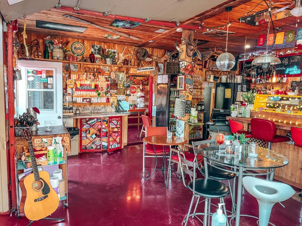 Auberge Mandala サン・マチュー・デュ・パルク エクステリア 写真