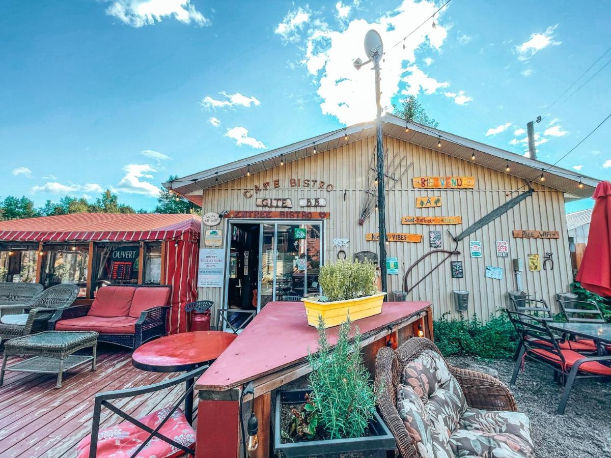 Auberge Mandala サン・マチュー・デュ・パルク エクステリア 写真