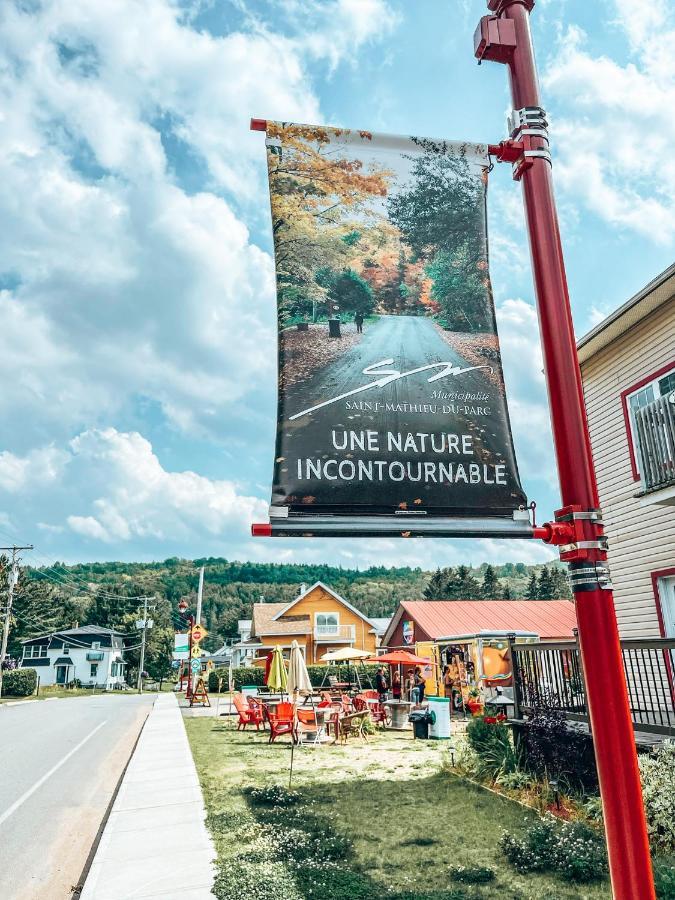 Auberge Mandala サン・マチュー・デュ・パルク エクステリア 写真